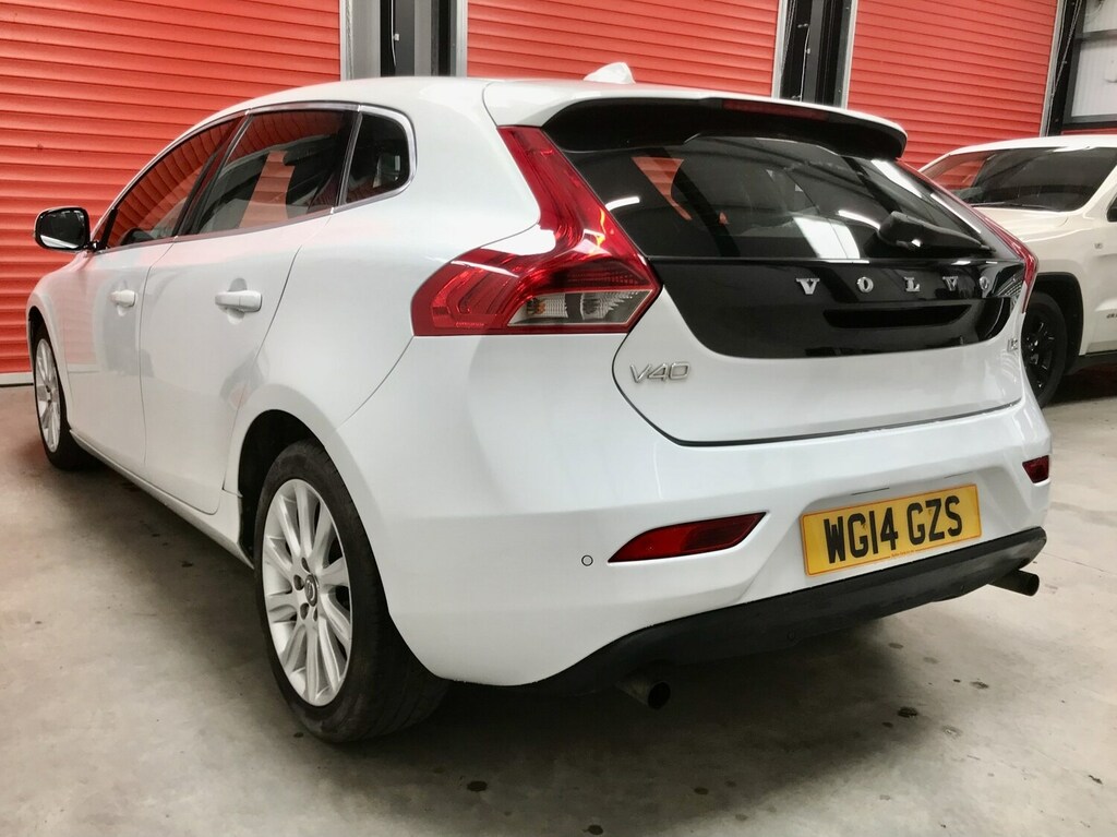 Volvo V40 D2 Se Lux White #3