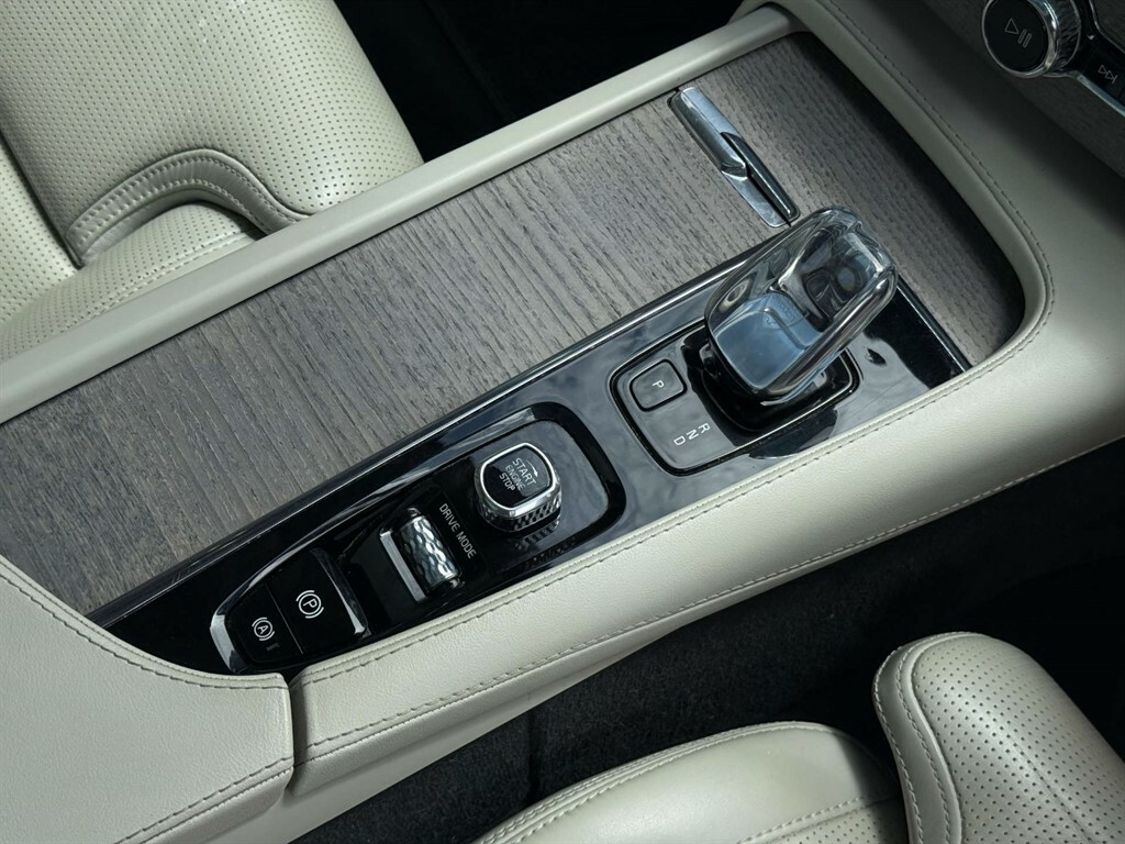 Volvo XC90 #20