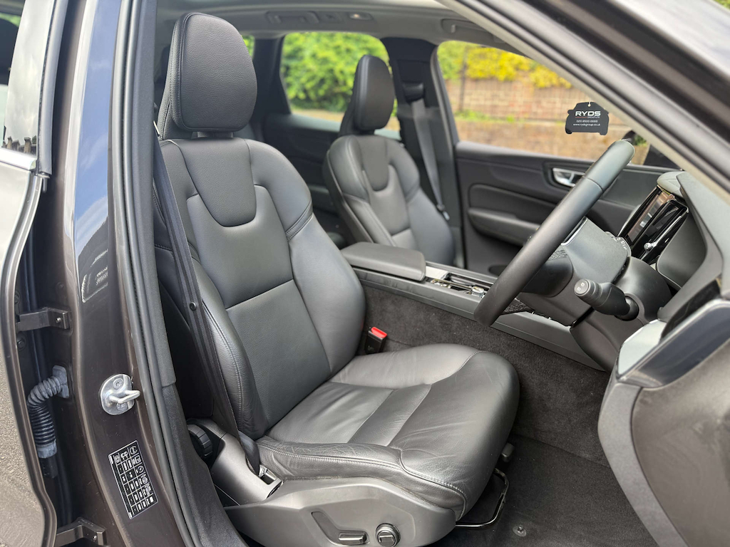 Volvo XC60 Core T6 Recharge Awd 4Wd YY23RCX Grey #4