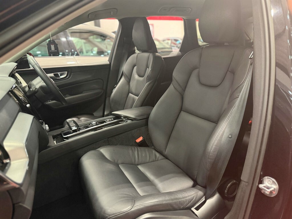 Volvo XC60 B4 Awd Mild Hybrid R-design, Black #14