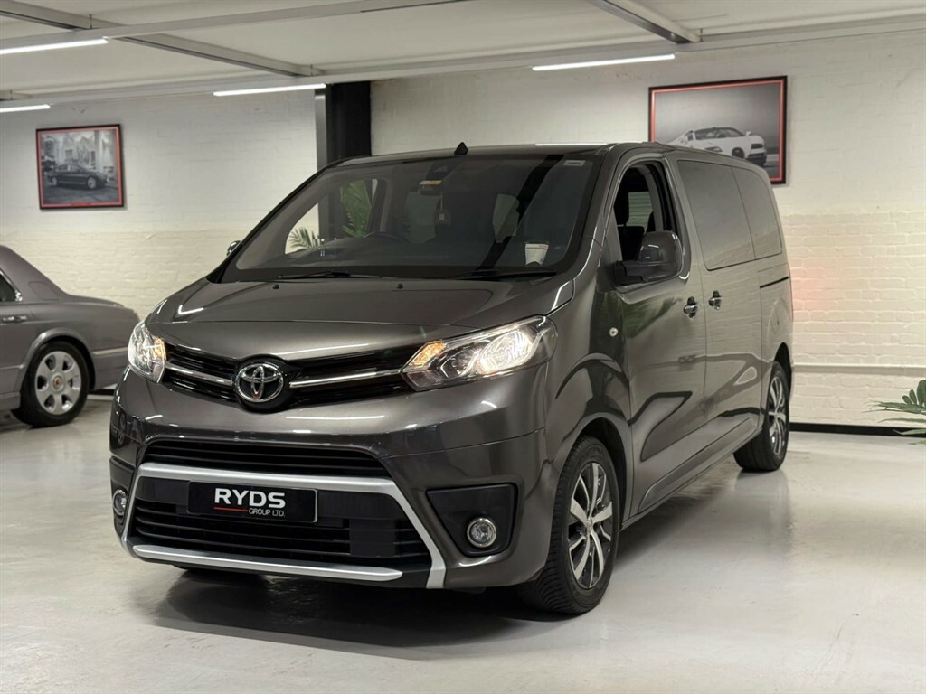 Toyota Verso Mpv Grey #3