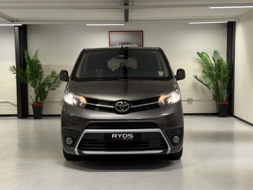 Toyota Verso Mpv Grey #2