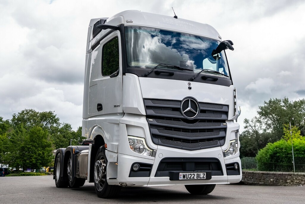 Mercedes-Benz Amg Line Premium Edition Silver #1