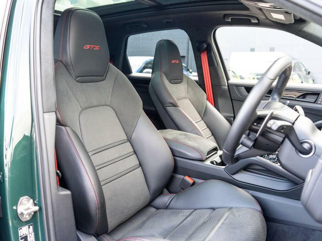 Porsche Cayenne Gts #5