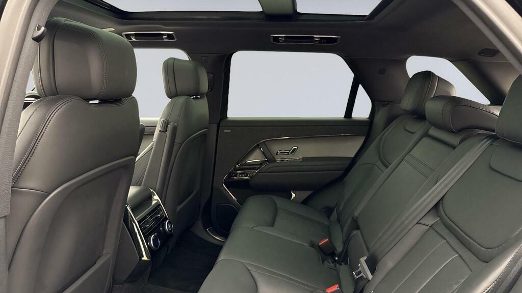 Land Rover Range Rover Sport 3.0 D300 Dynamic Se Black #4