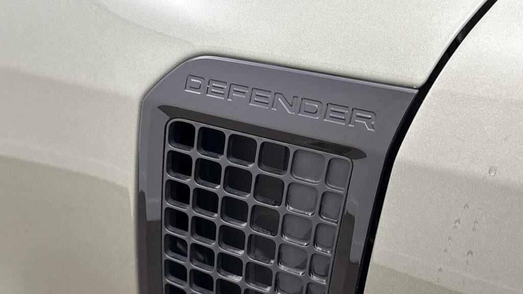 Land Rover Defender 110 3.0 D250 S 110 Black #20