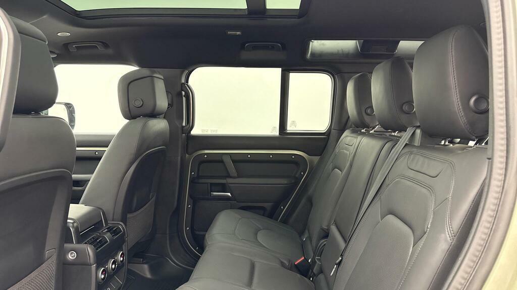 Land Rover Defender 110 3.0 D350 X-dynamic Hse Green #4