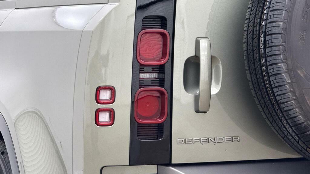 Land Rover Defender 110 3.0 D250 S 110 Black #19