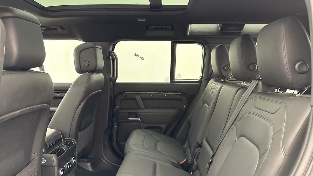 Land Rover Defender 110 3.0 D350 X-dynamic Hse Black #4