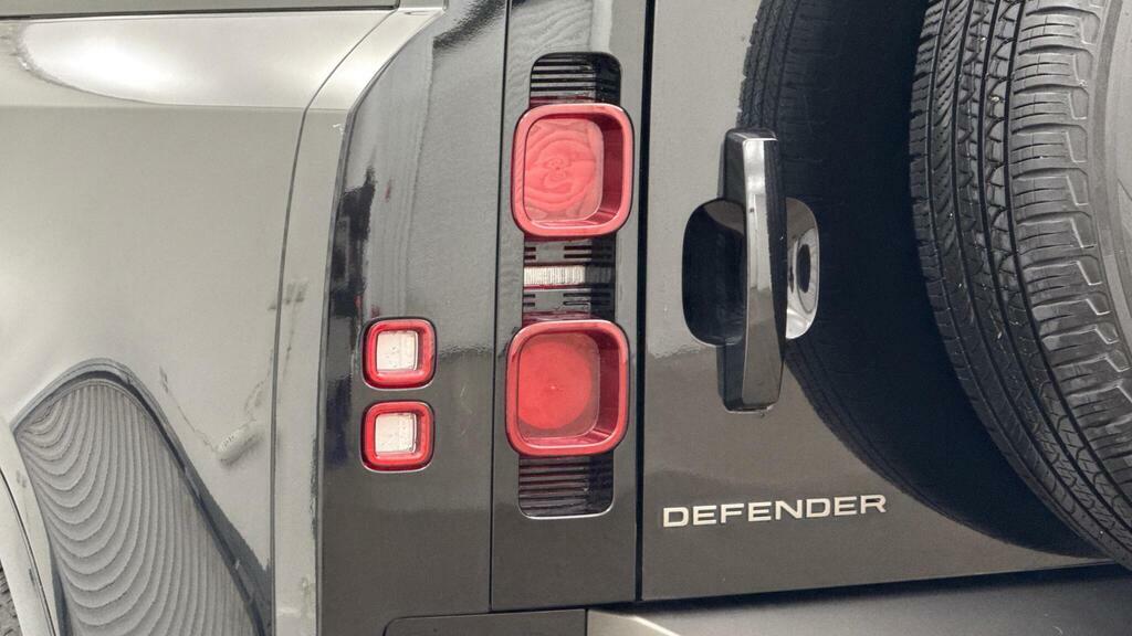 Land Rover Defender 110 X-dynamic Se Black #19