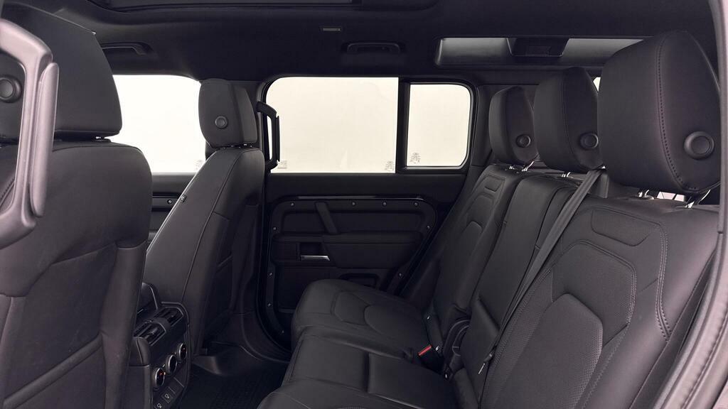 Land Rover Defender 110 3.0 D350 X-dynamic Se Black #4