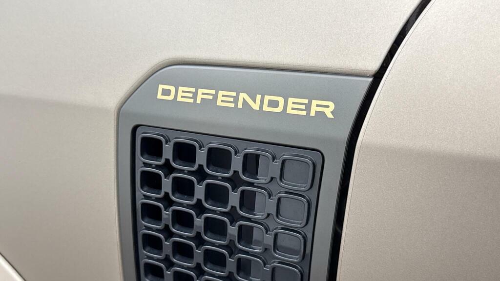 Land Rover Defender 110 3.0 D250 X-dynamic Se 110 Black #20