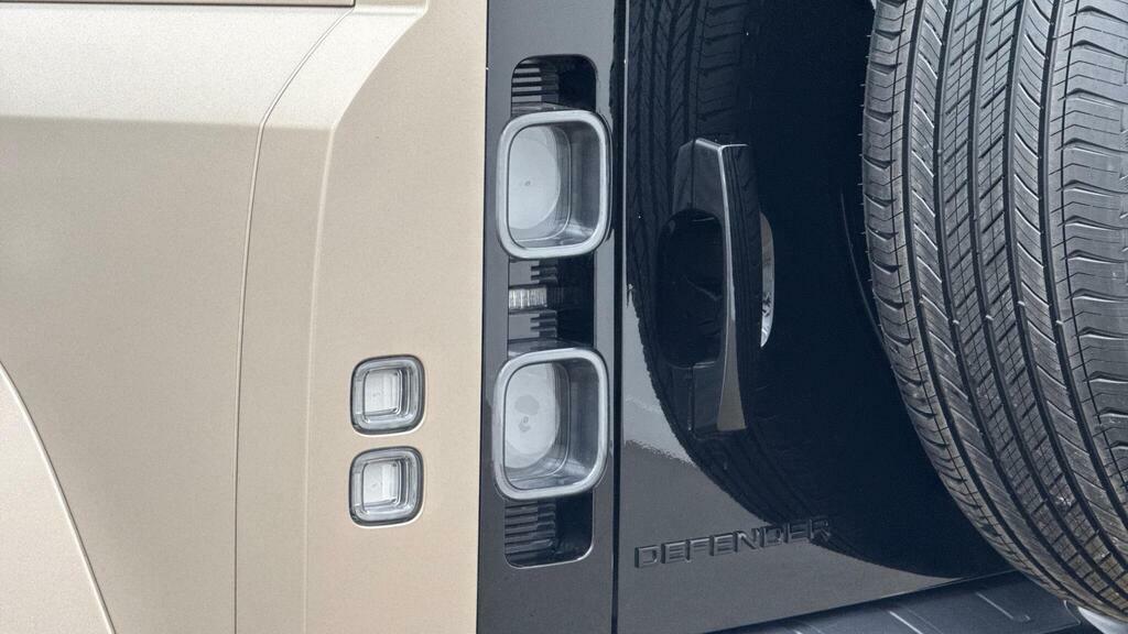 Land Rover Defender 110 3.0 D250 X-dynamic Se 110 Black #19