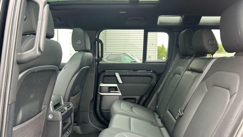 Land Rover Defender 110 3.0 D250 Mhev X-dynamic Se Suv 4Wd Black #4