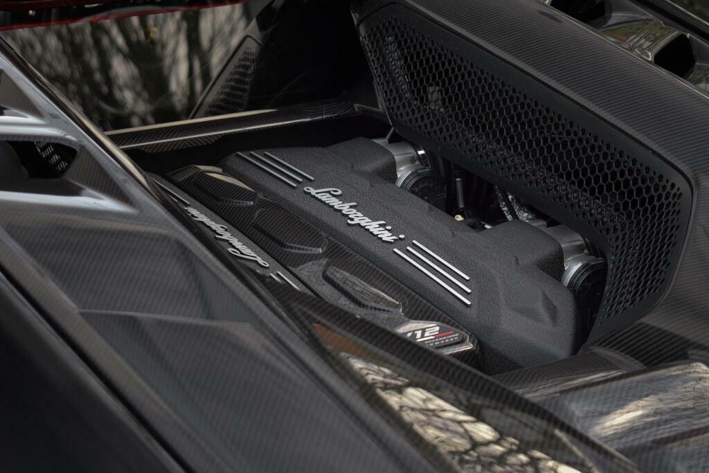 Lamborghini Revuelto 6.5 V12 Hpev Std  #18