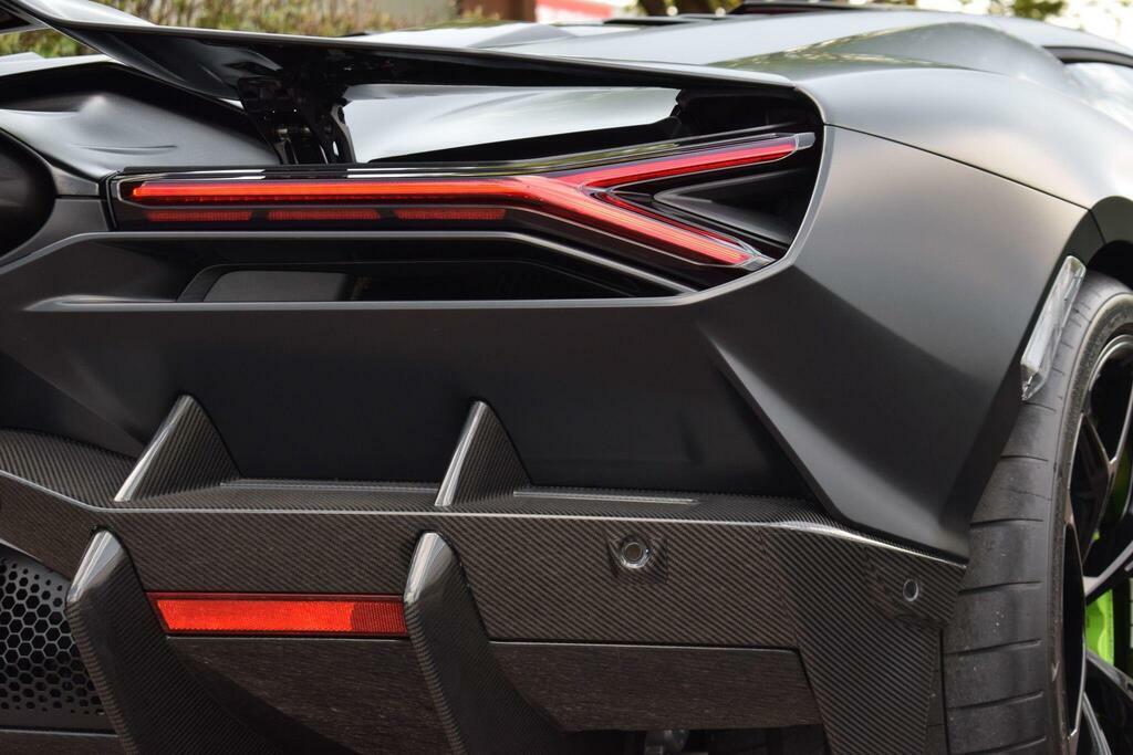 Lamborghini Revuelto 6.5 V12 Hpev Std  #14