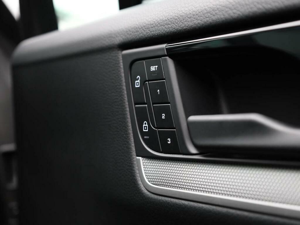 Porsche Cayenne   #32