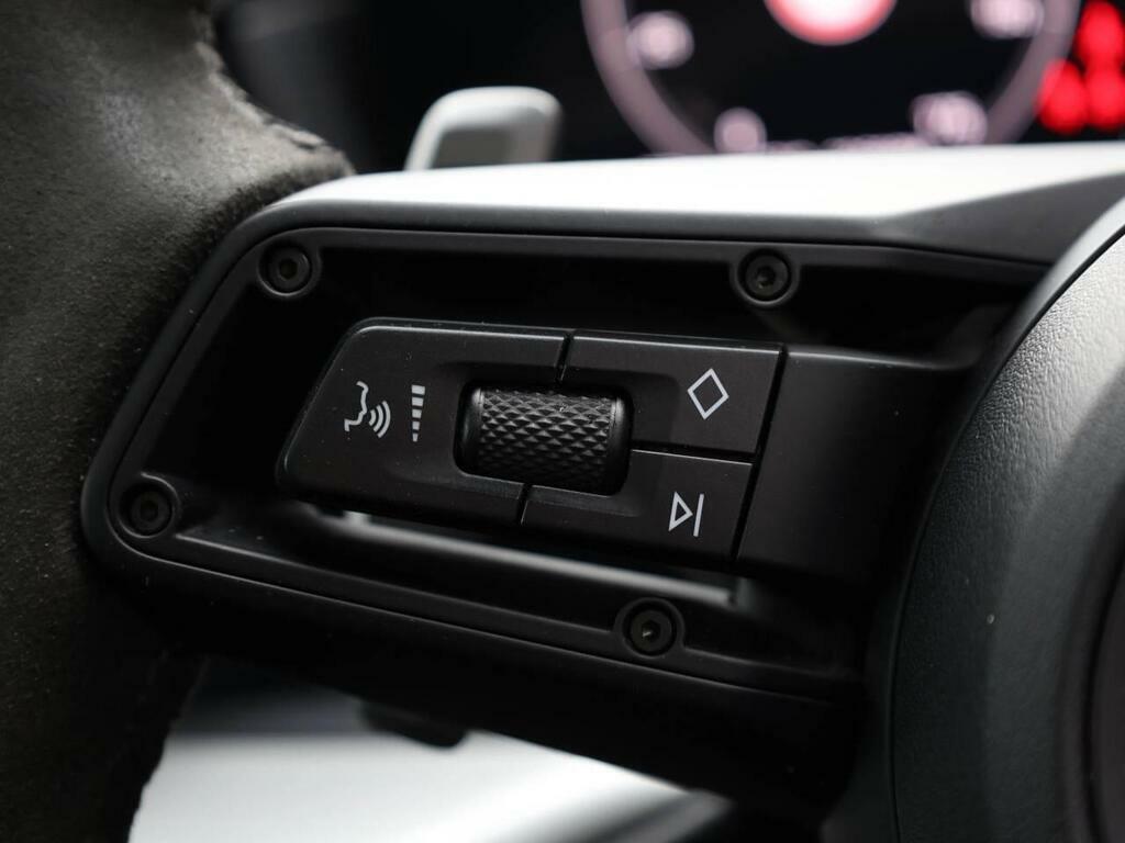 Porsche Cayenne   #33