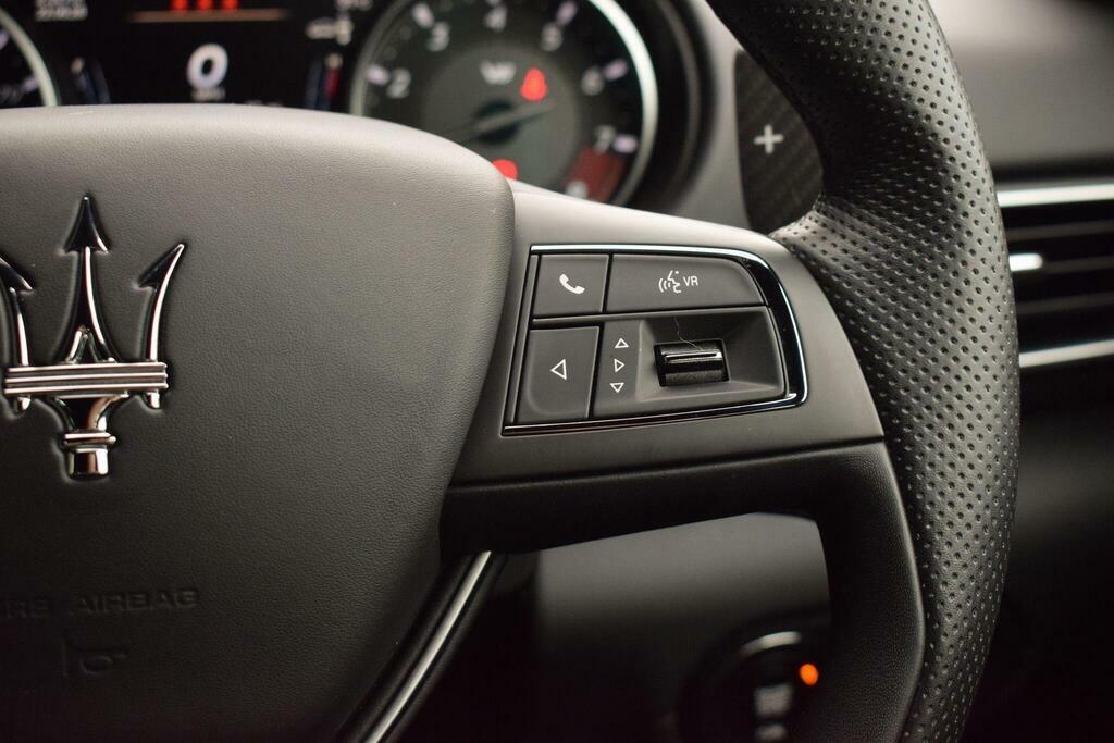 Maserati Levante V6 Modena  #33