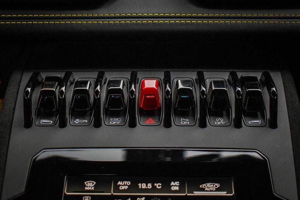 Lamborghini Huracan Sterrato Black #42