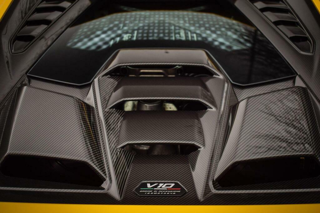 Lamborghini Huracan Sterrato Black #7