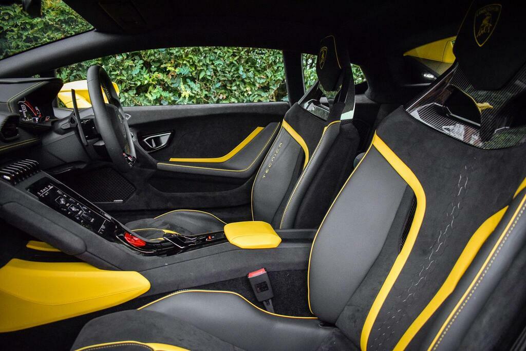 Lamborghini Huracan Sterrato Black #29