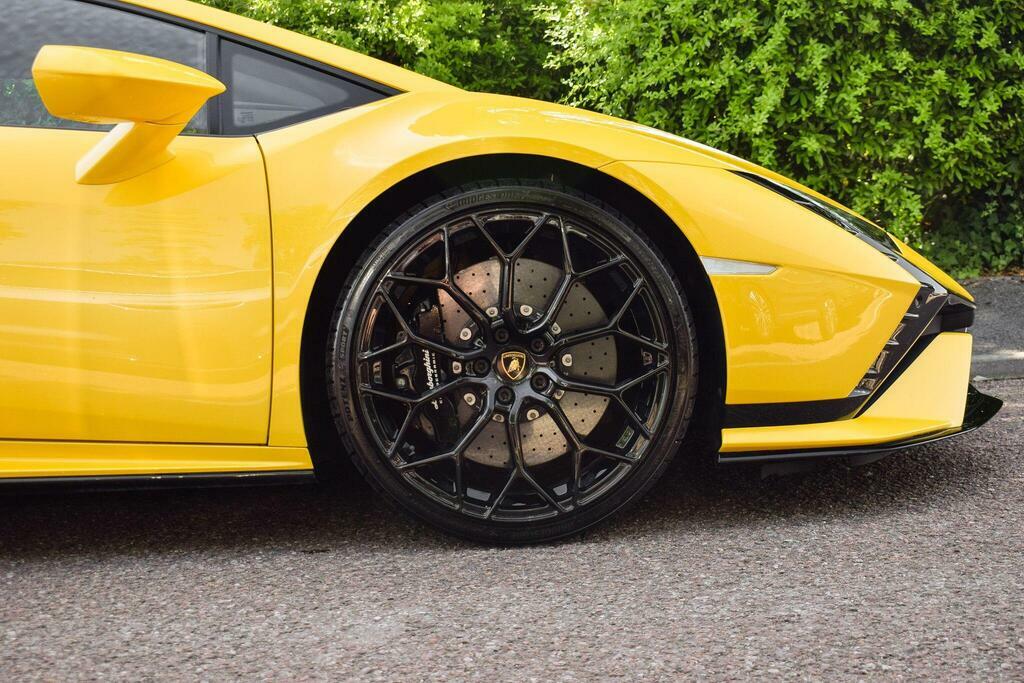 Lamborghini Huracan Sterrato Black #8