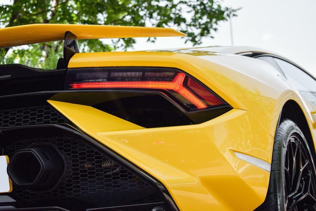 Lamborghini Huracan Sterrato Black #13