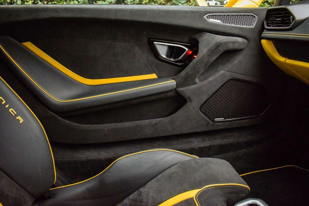 Lamborghini Huracan Sterrato Black #33