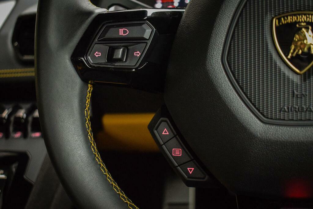 Lamborghini Huracan Sterrato Black #40