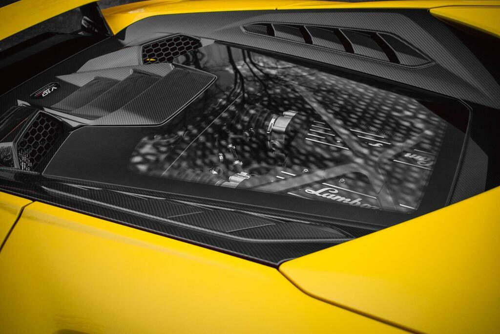 Lamborghini Huracan Sterrato Black #25