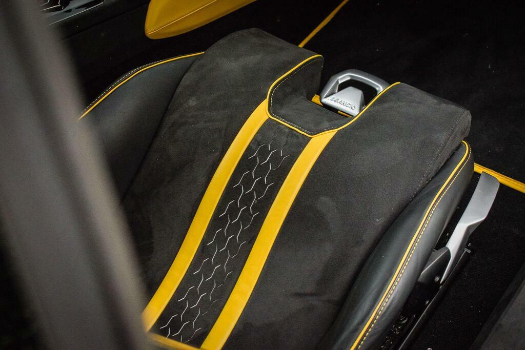 Lamborghini Huracan Sterrato Black #24
