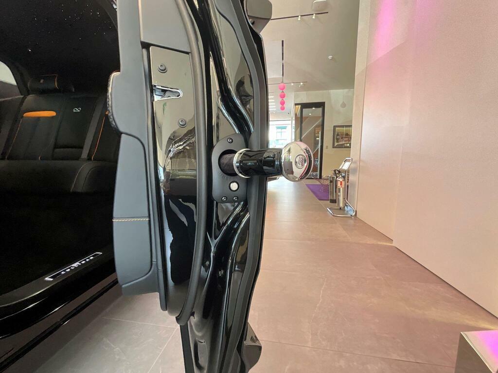 Rolls-Royce Cullinan 6.75 V12 Black Badge Suv 4Wd Euro Black #19