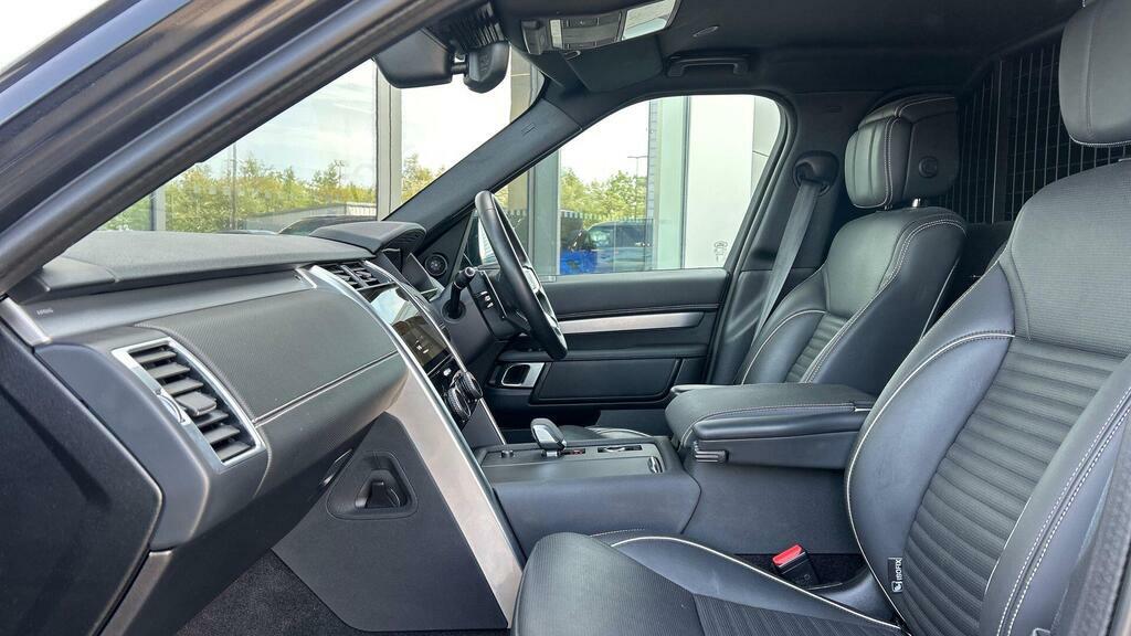 Land Rover Discovery 3 .0 D300 Commercial Dynamic Hse Grey #3