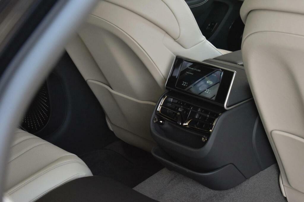 Bentley Flying Spur 4.0 V8 Hybrid Grey #36