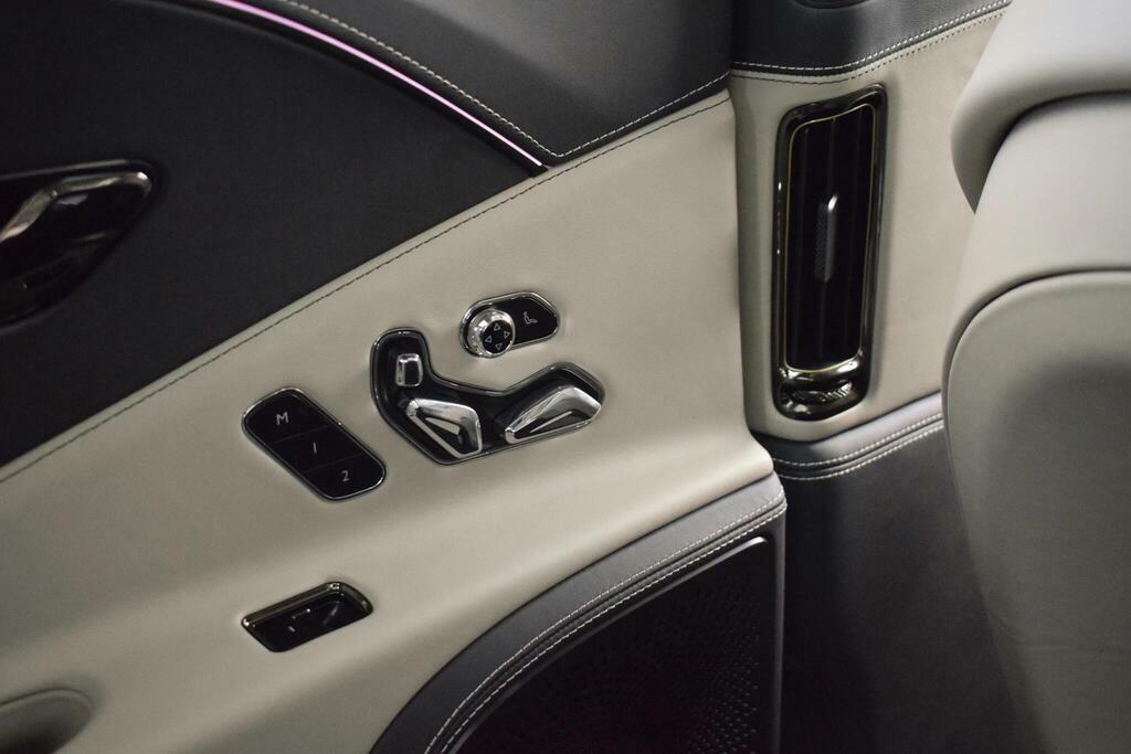 Bentley Flying Spur 4.0 V8 Hybrid Grey #32