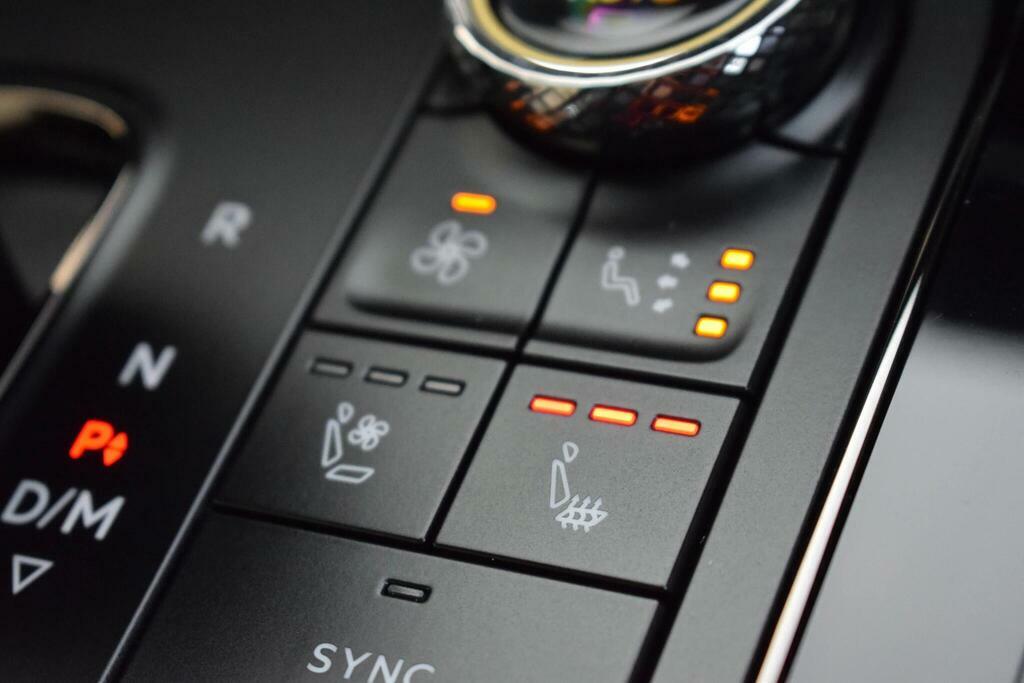 Bentley Flying Spur 4.0 V8 Hybrid Grey #58