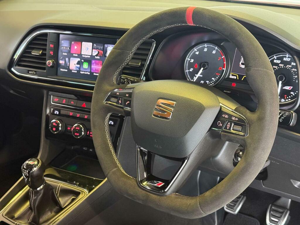 Seat Leon Cupra 300 Red #2