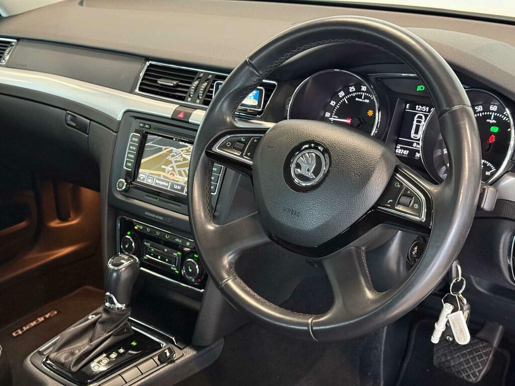 Skoda Superb Elegance White #2