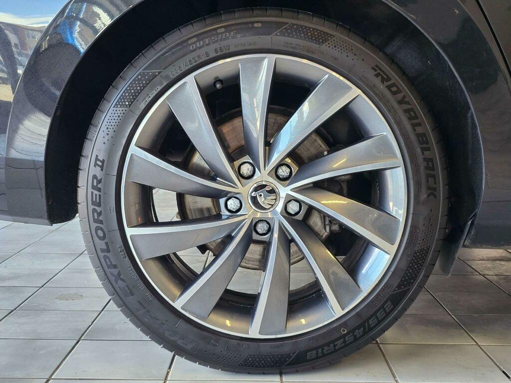 Skoda Superb 1.5 Tsi 150Ps Se Technology Act Hatchback Black #12