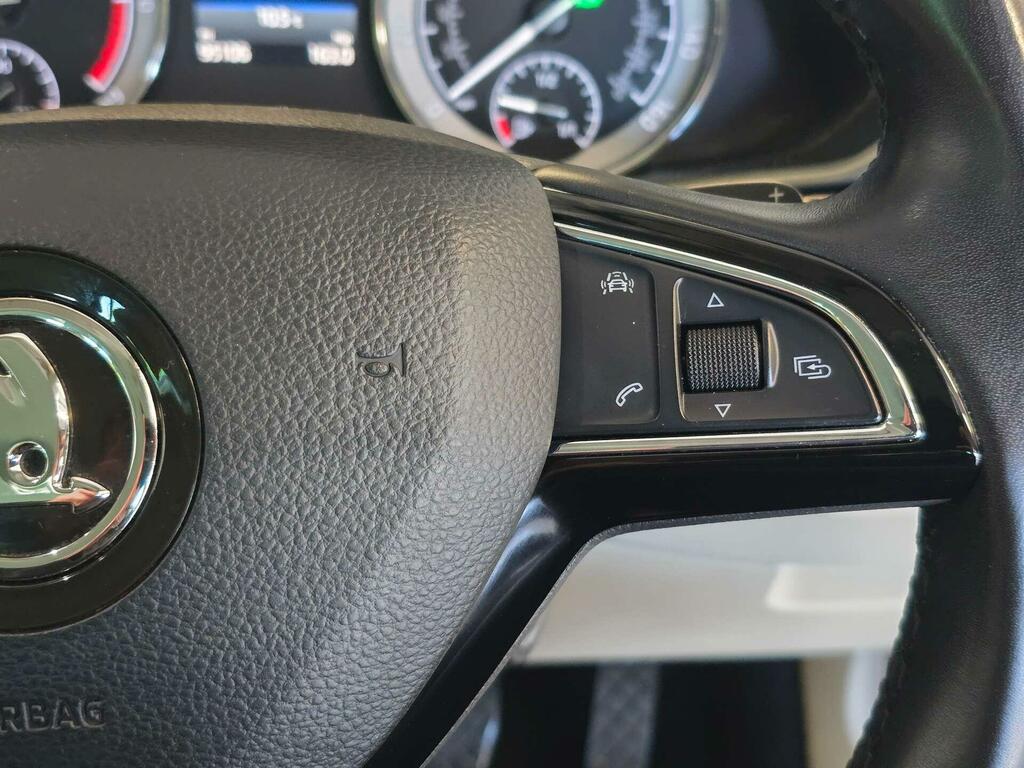 Skoda Superb 1.5 Tsi 150Ps Se Technology Act Hatchback Black #40