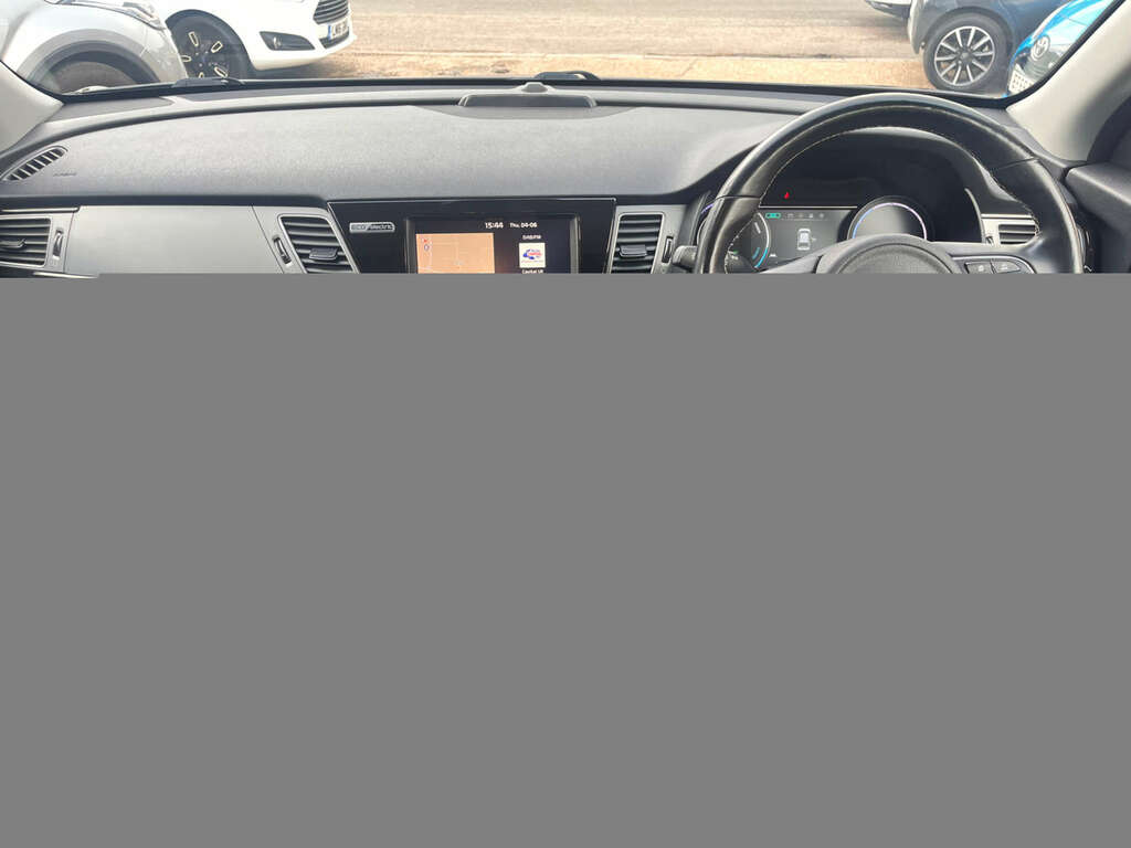 Kia e-Niro 64 Kwh First Edition White #12