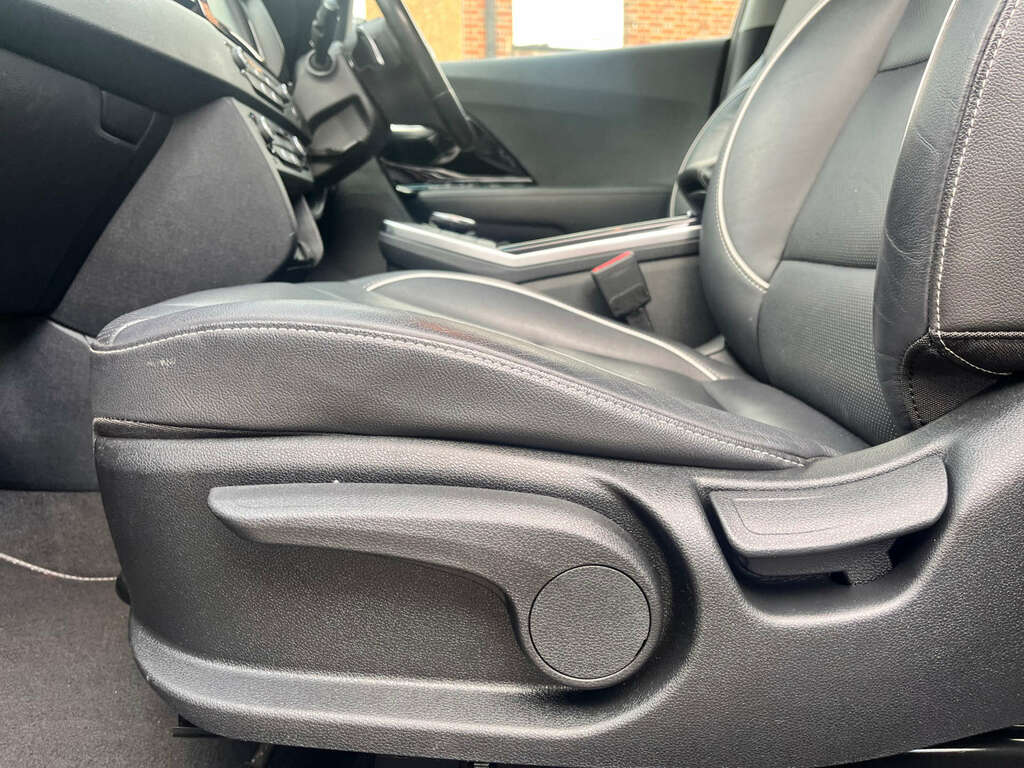 Kia e-Niro 64 Kwh First Edition White #8
