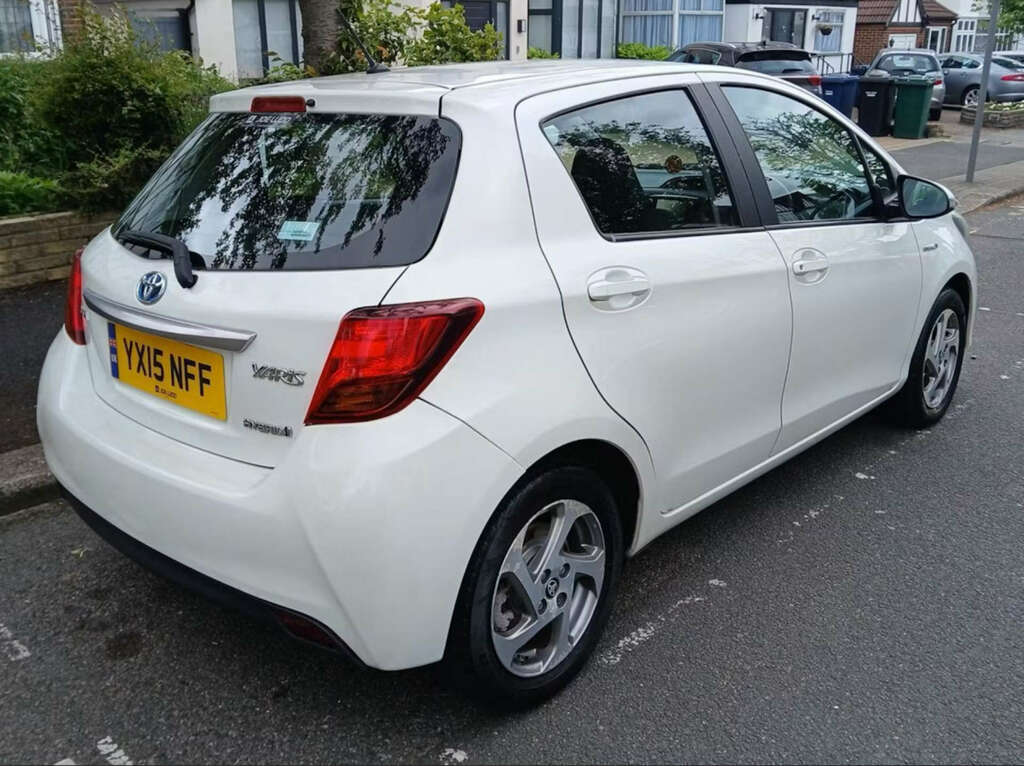 Toyota Yaris 1.5 Yaris Hybrid Icon Cvt White