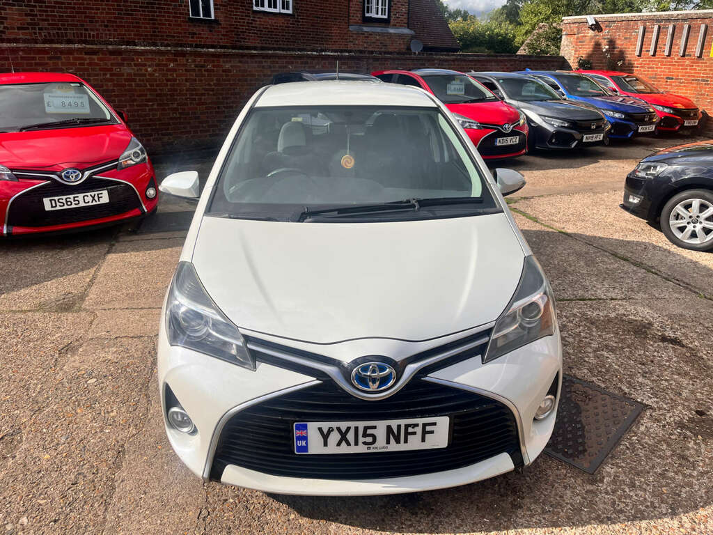 Toyota Yaris 1.5 Yaris Hybrid Icon Cvt YX15NFF White #6