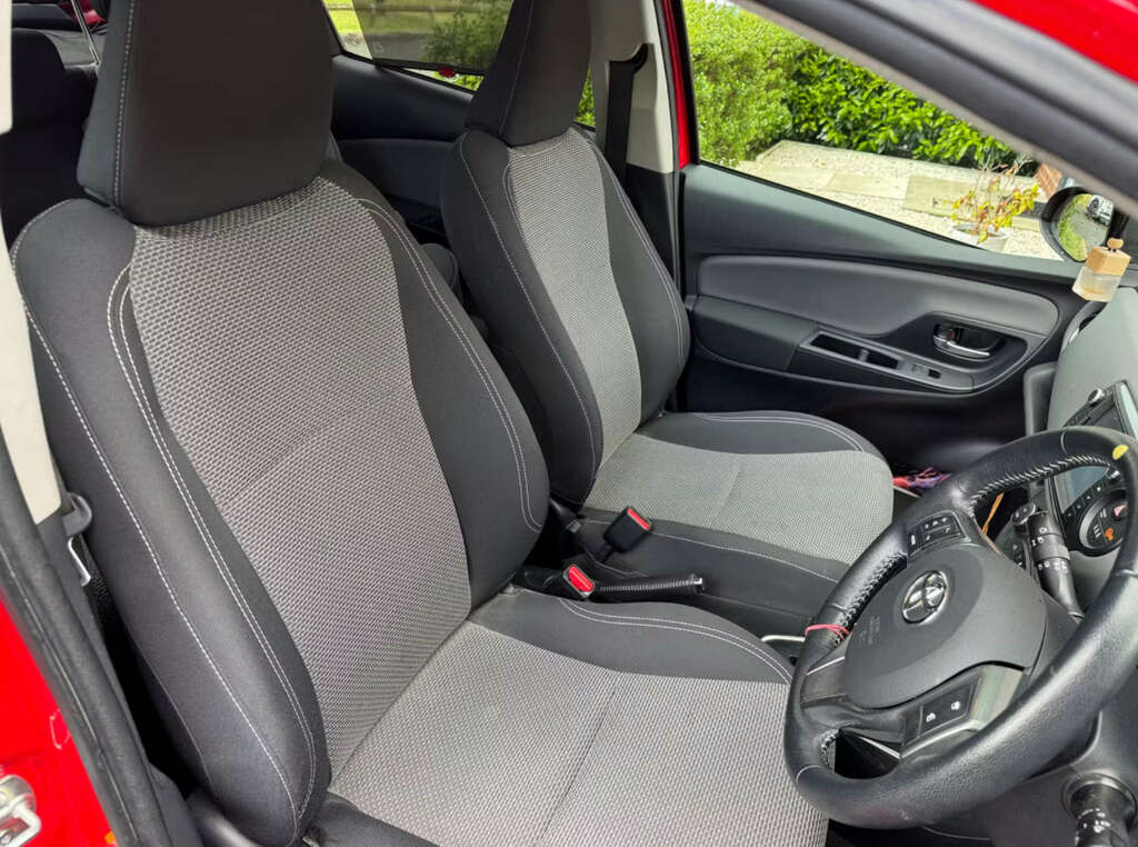 Toyota Yaris 1.5 Yaris Sport Hybrid Vvt-i Cvt Red #4