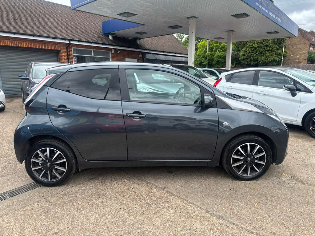 Toyota Aygo X X-press White #13