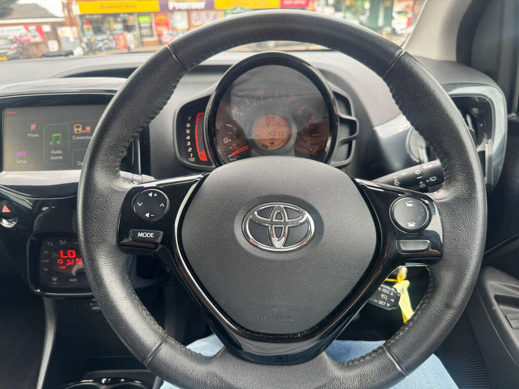 Toyota Aygo X X-press White #18