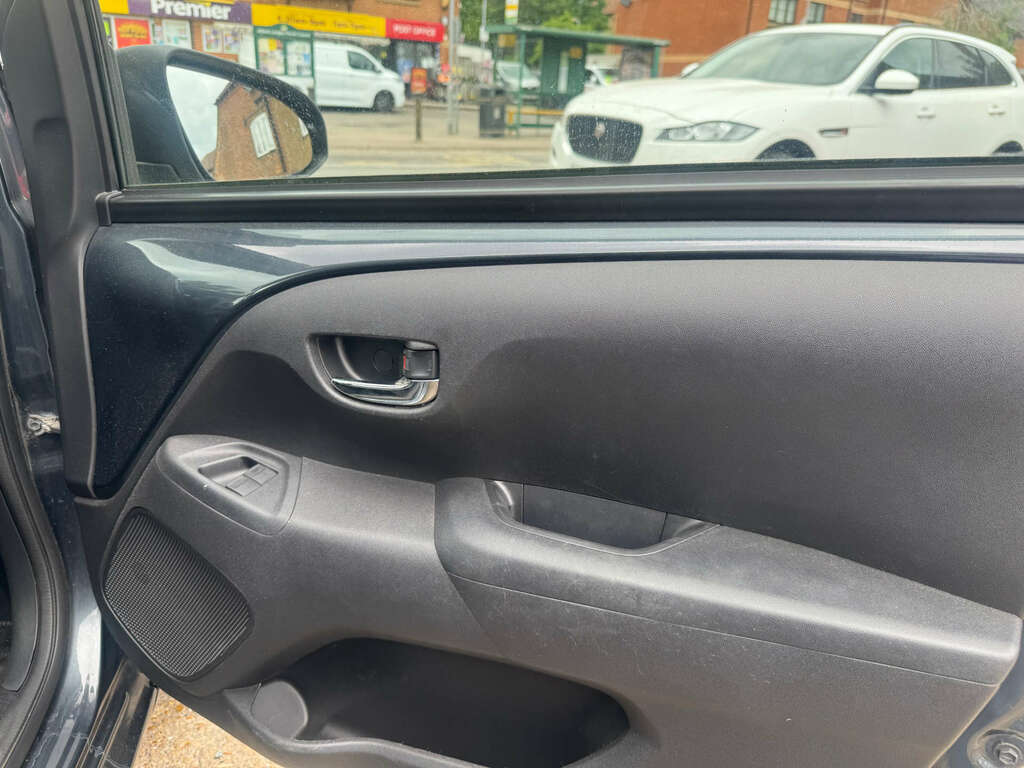 Toyota Aygo X X-press White #30