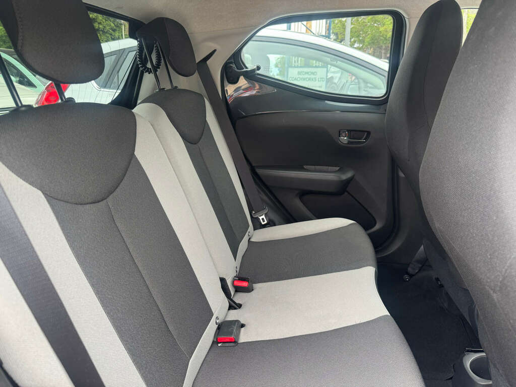 Toyota Aygo X X-press White #32